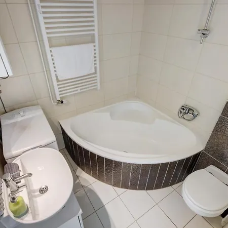 Elizabeth Garden Apartman *